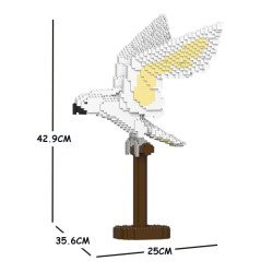 White cockatoo wings spread